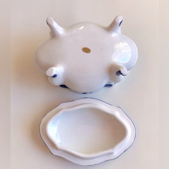 Vintage Cracker Barrel Blue and White Oval Trinket Box - Picture 8 of 9